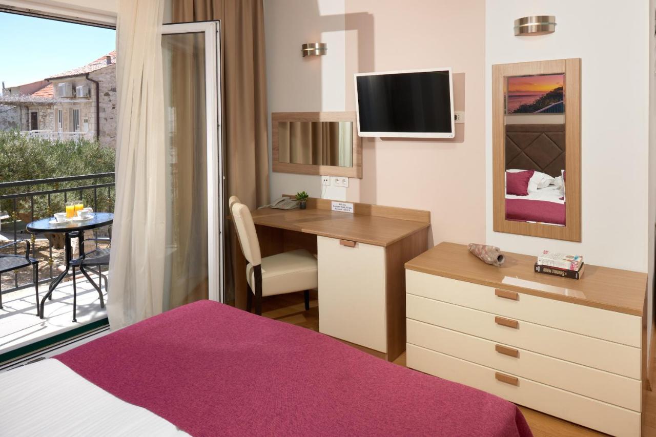 Hotel Fortuna Milna  Eksteriør billede