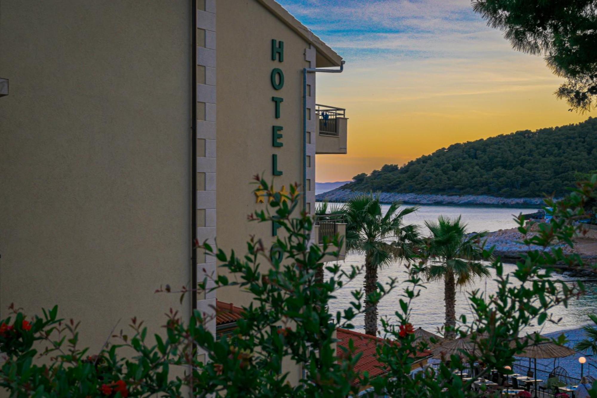 Hotel Fortuna Milna  Eksteriør billede