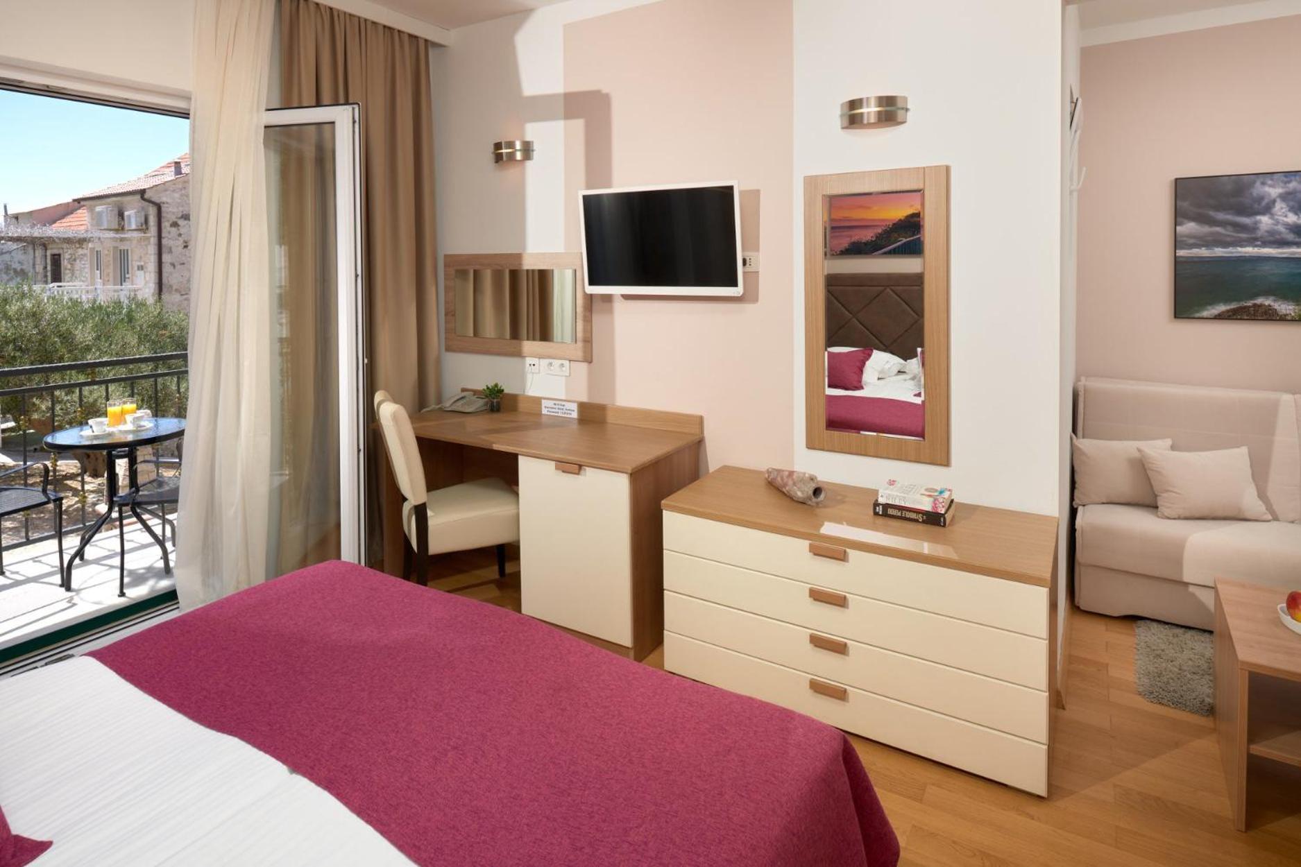 Hotel Fortuna Milna  Eksteriør billede